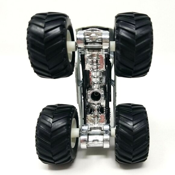 2016 Hot Wheels Monster Jam THUNDER Monster Truck 1:64 White Mattel (sm9) - Picture 7 of 7